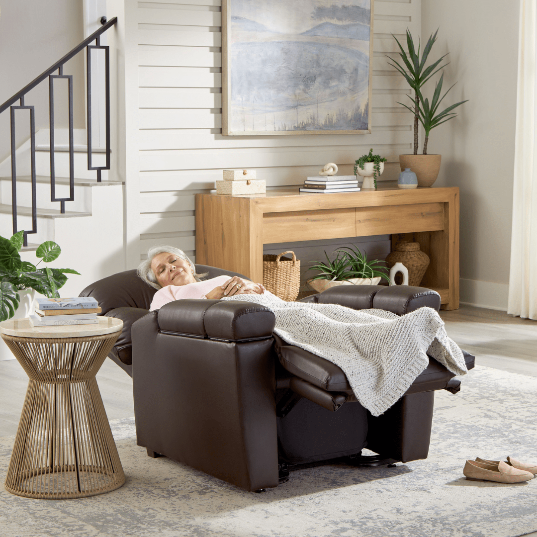 UltraComfort Alora UC576 Small Lift Chair – Zero Gravity & Petite Fit