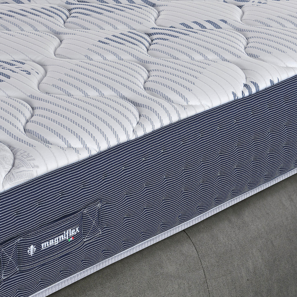 Magniflex Magnicool 10 Firm Luxury Italian Mattress with Temperature-Regulating Fabric
