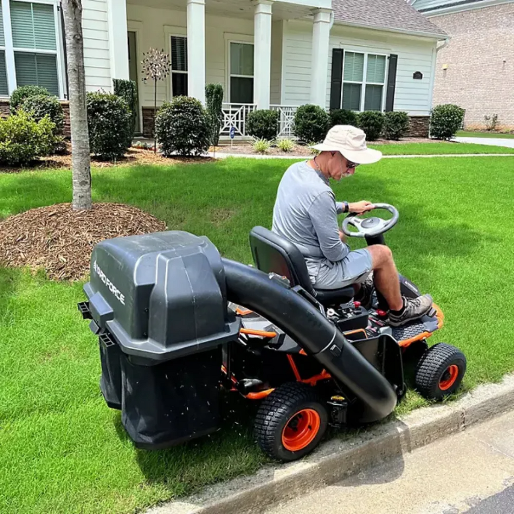 Yard Force YF48vRX-RER38 38-Inch 75Ah Battery Electric Rear-Engine Riding Lawn Mower