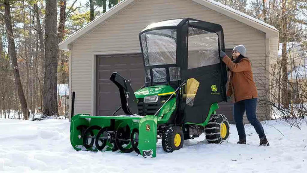 John Deere S140 48-Inch 22 HP V-Twin Gas Lawn Tractor with Hydrostatic Transmission