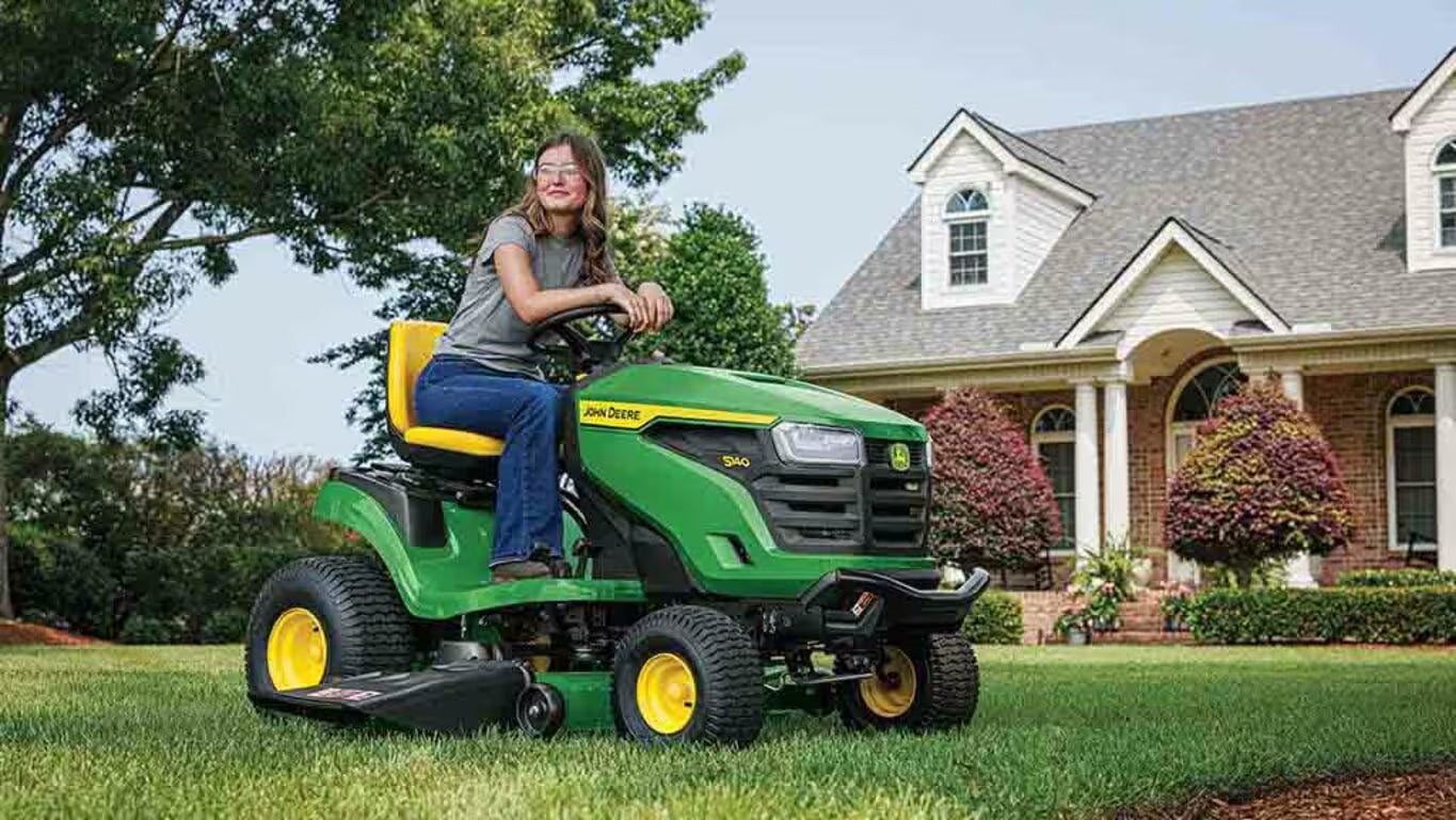 John Deere S140 48-Inch 22 HP V-Twin Gas Lawn Tractor with Hydrostatic Transmission